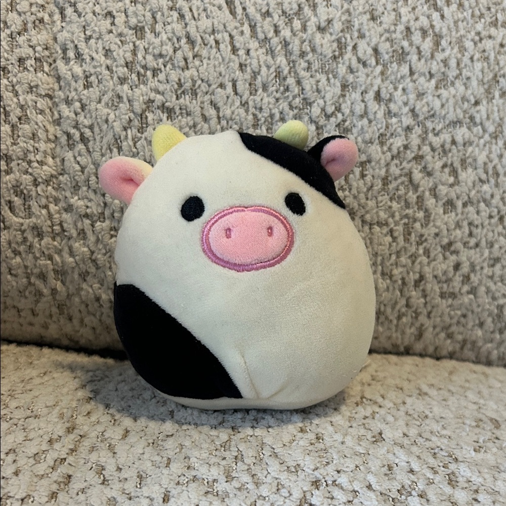 Squishmallows - Cute Cow Plush Toy